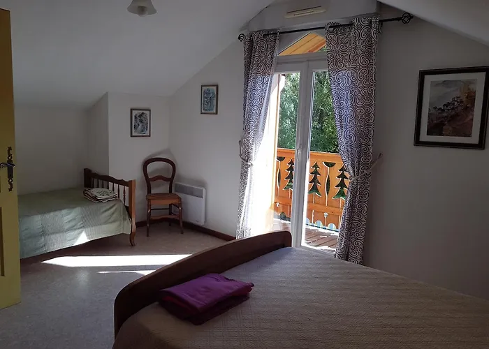 Les Feiches Et Marguerites 펜션 Ignaux